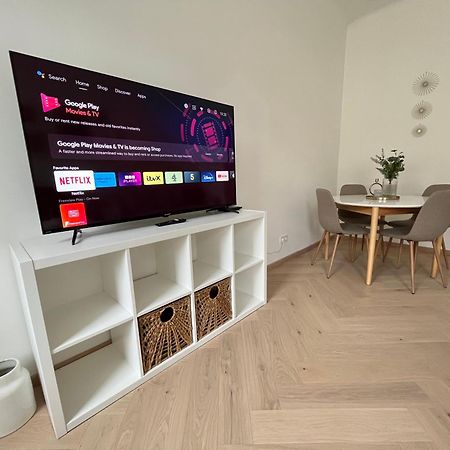 Luxurious One Room Apartment Near Schoenbrunn Palace Wien Exteriör bild
