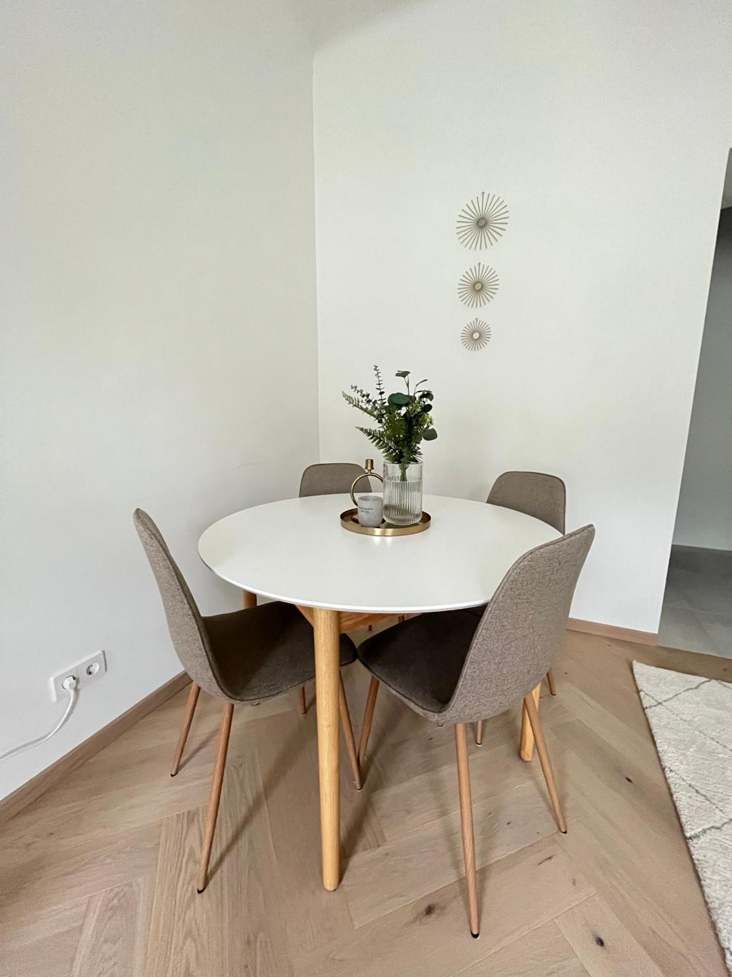 Luxurious One Room Apartment Near Schoenbrunn Palace Wien Exteriör bild